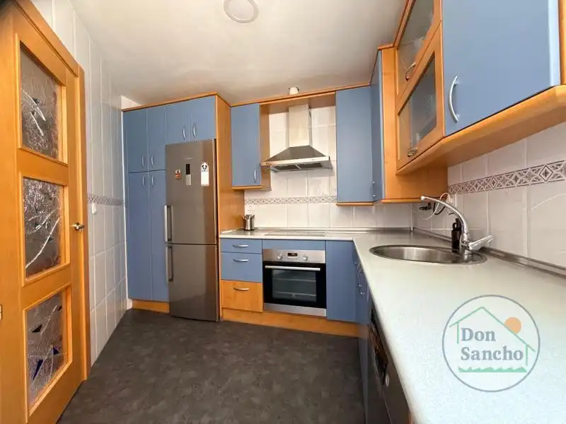 Cocina de Casa adosada en venta en Santovenia de Pisuerga con Calefacción y Terraza