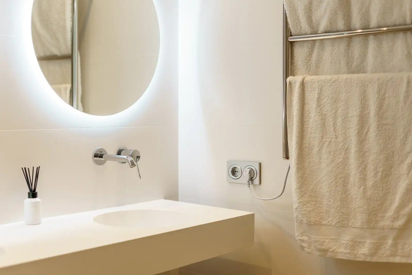 Badezimmer von Wohnung zum Verkauf in Benahavís mit Terrasse, Abstellraum und Möbliert