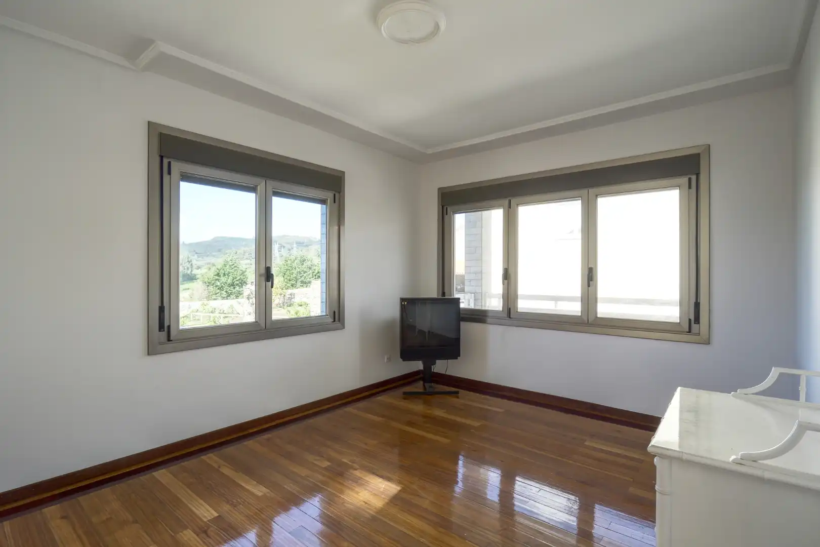 Dormitori de Casa o xalet en venda en Arteixo amb Parquet, Terrassa i Traster
