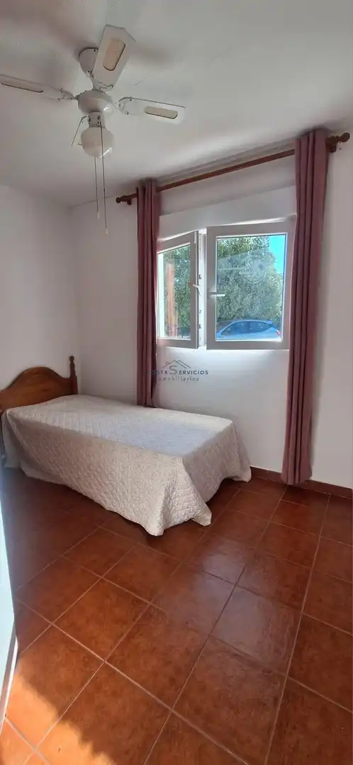 Dormitori de Finca rústica en venda en Gibraleón amb Aire condicionat, Terrassa i Piscina