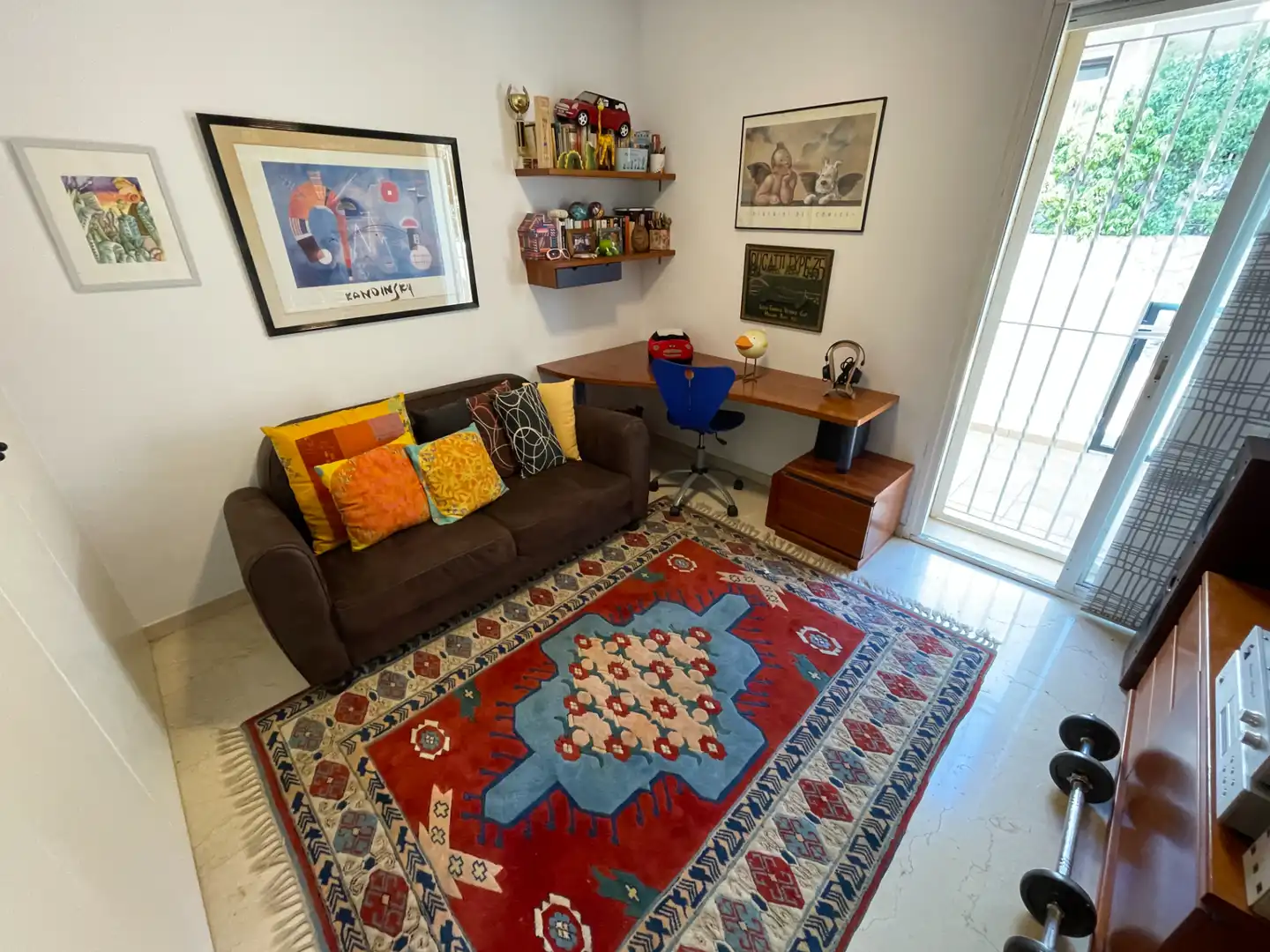Sala de estar de Casa adosada en venta en Sitges con Aire acondicionado, Calefacción y Jardín privado