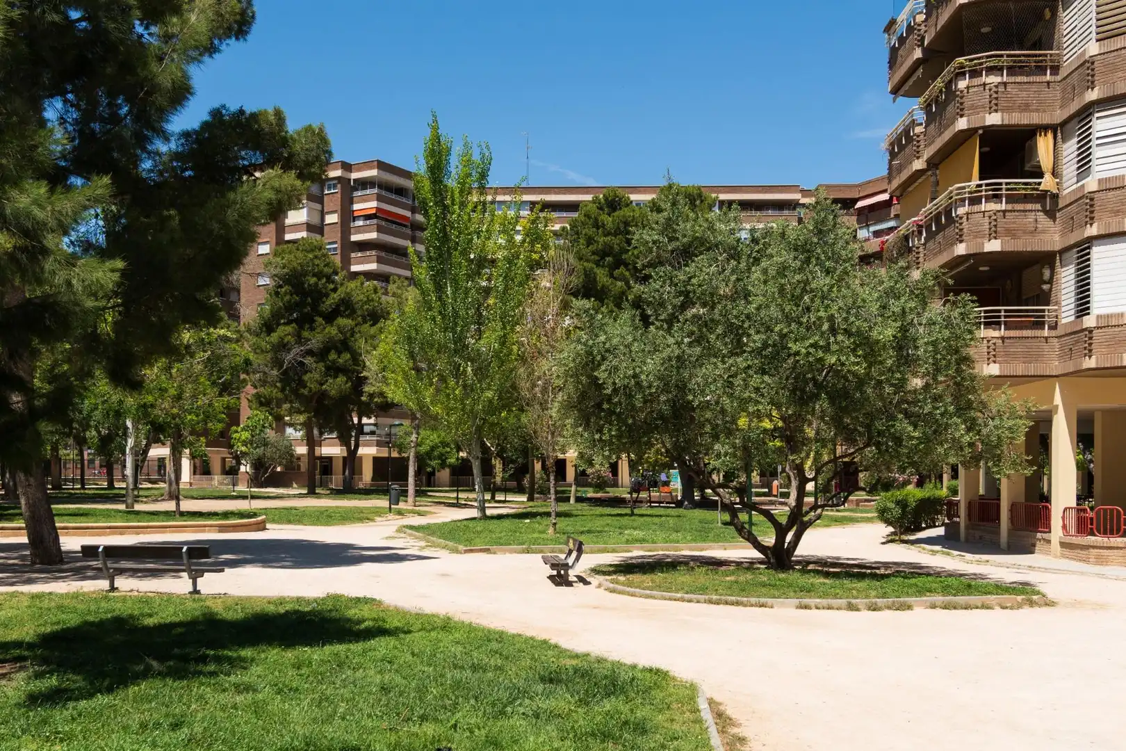Piso en venta en Avenida ALIERTA, CESAREO, 42, Parque Miraflores