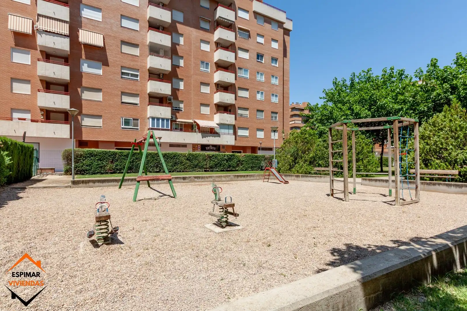 Aparcament de Pis en venda en Zaragoza amb Terrassa, Traster i Balcó