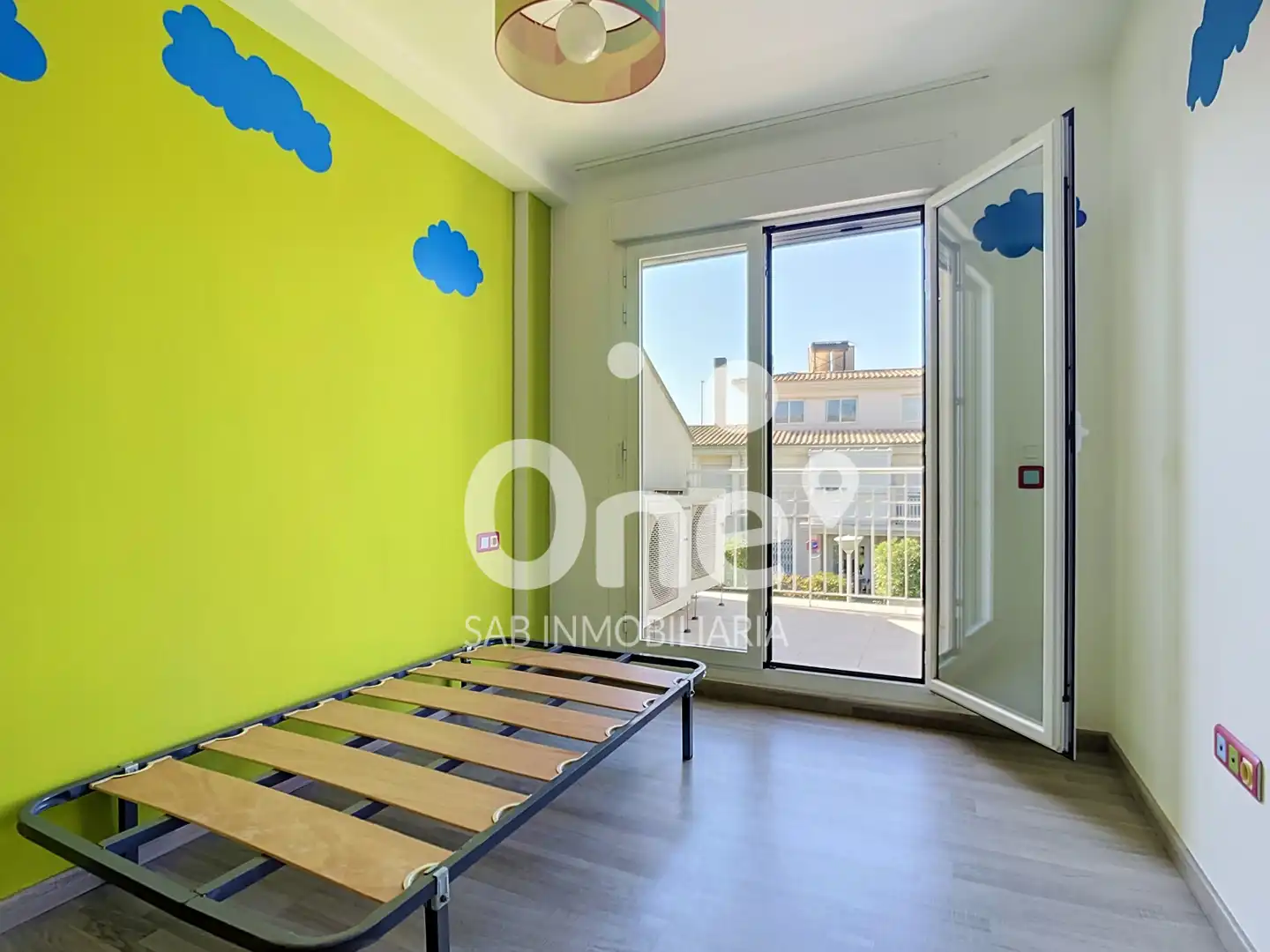 Habitación de Casa adosada de alquiler en San Antonio de Benagéber con Aire acondicionado, Calefacción y Jardín privado
