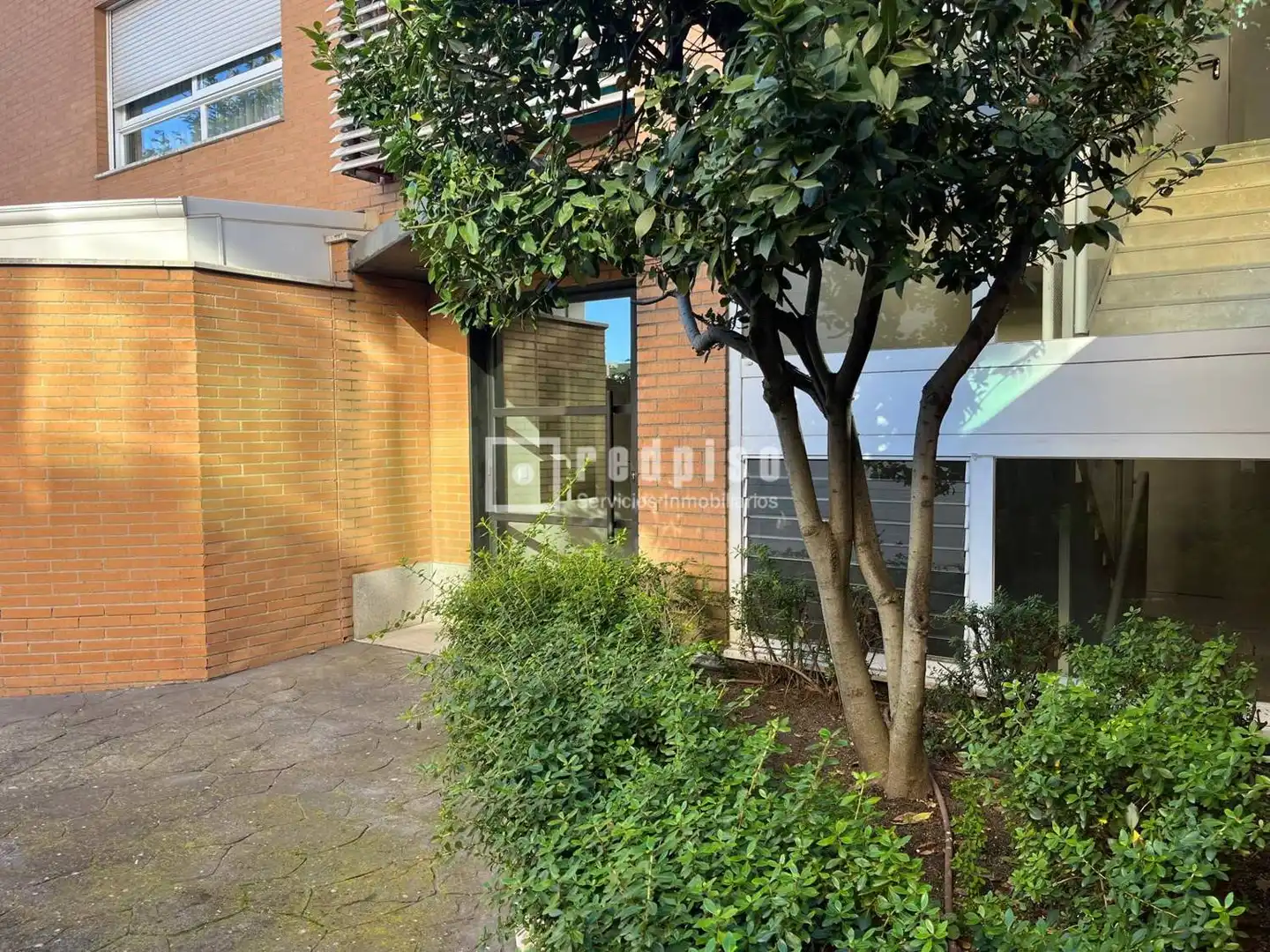 Vista exterior de Pis de lloguer en Pozuelo de Alarcón amb Aire condicionat, Calefacció i Jardí privat