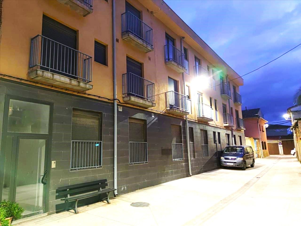 Garage for sale in DONANTES DE SANGRE, Agoncillo