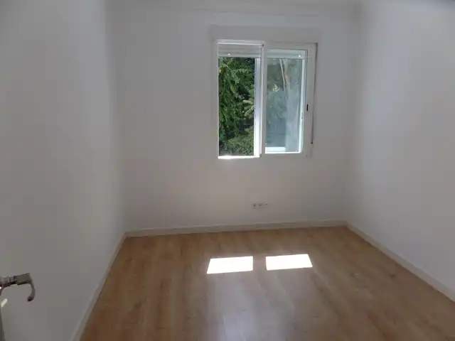 Habitación de Piso en venta en Madrid con Calefacción, Horno y Lavadora