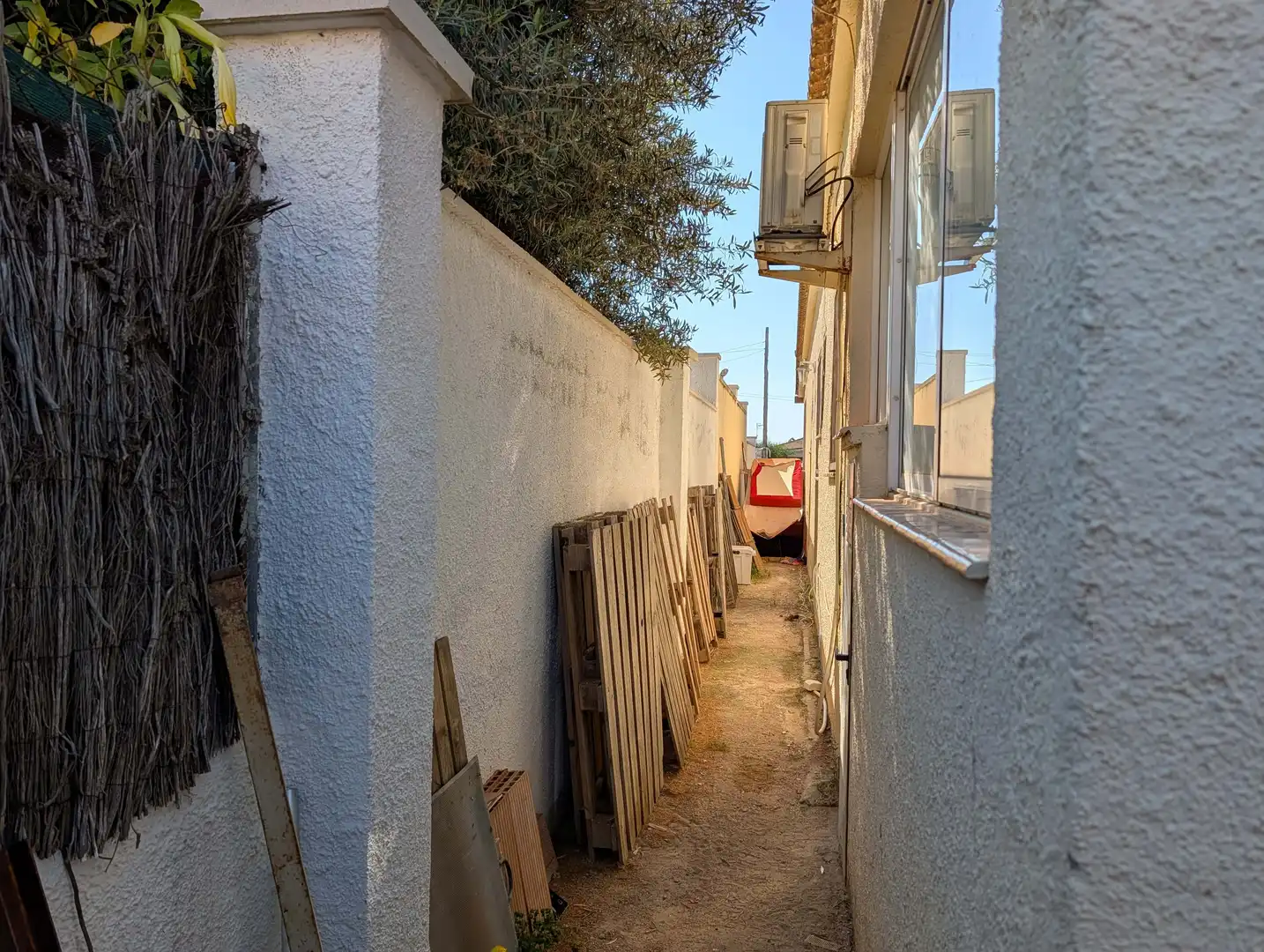 Vista exterior de Casa o xalet en venda en Cunit amb Aire condicionat, Calefacció i Terrassa