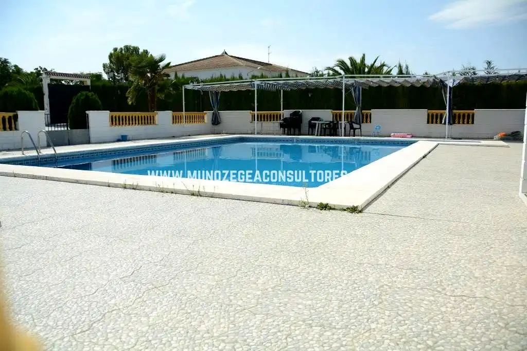 Piscina de Casa o chalet en venta en Lucena con Aire acondicionado, Jardín privado y Terraza