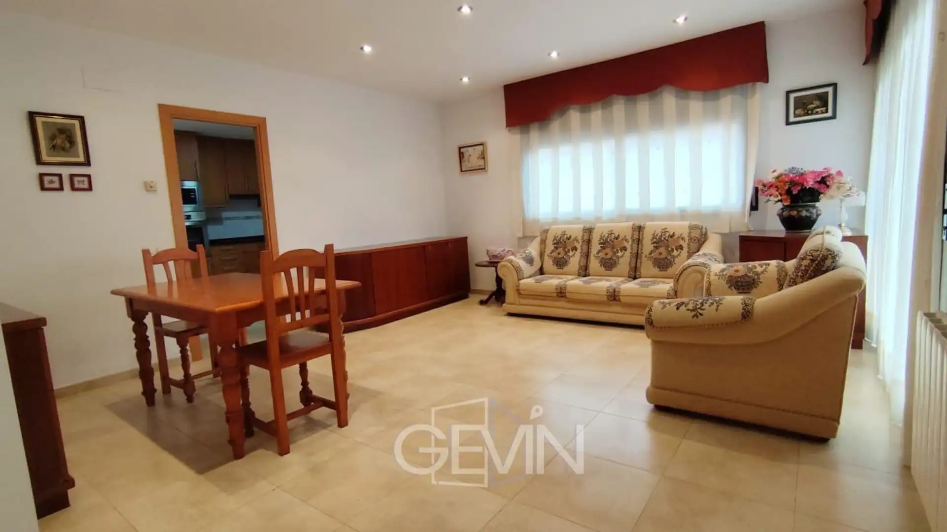 Sala d'estar de Pis en venda en El Vendrell amb Calefacció, Terrassa i Traster