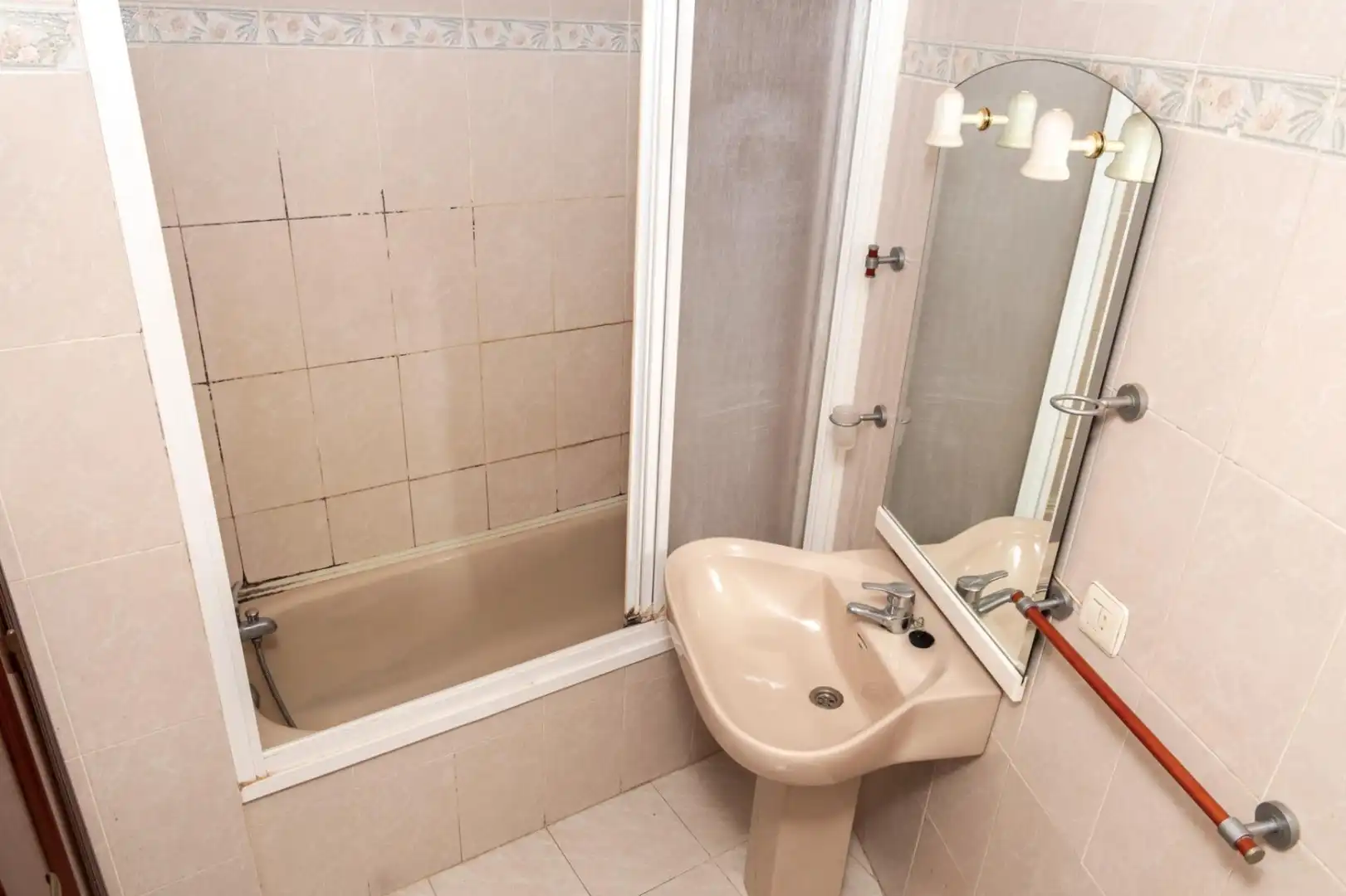 Bathroom of Duplexes for sale in Xirivella  with Air Conditioner