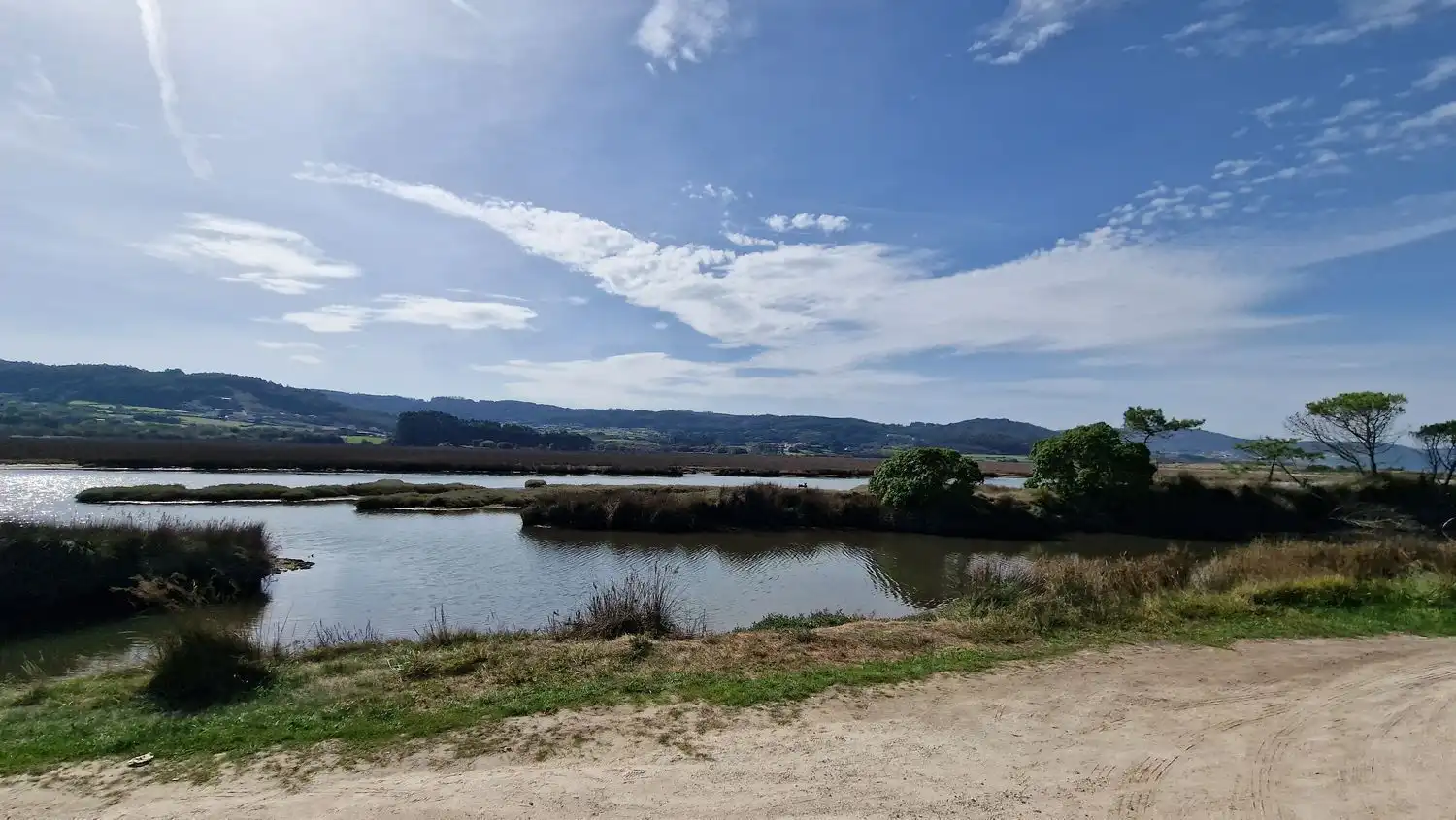 Vista exterior de Casa o xalet en venda en Carballo amb Jardí privat, Terrassa i Traster