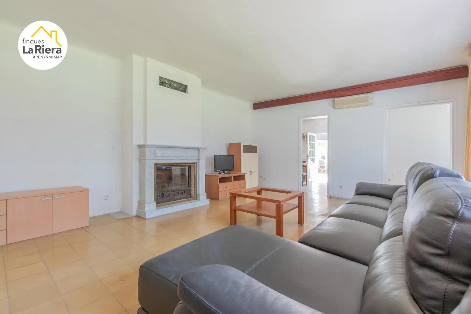 Sala d'estar de Casa o xalet en venda en La Garriga amb Calefacció, Jardí privat i Traster