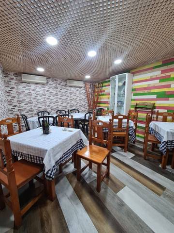 Local comercial en Alquiler en Avenida de los Vegas, 0 en Distrito Zeta - Recinto Ferial Cortijo de Torres