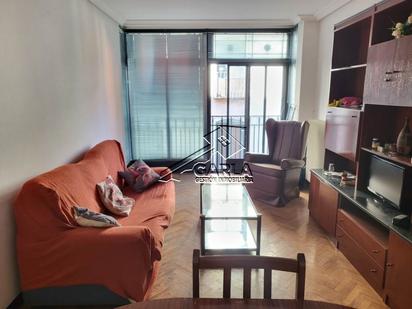 Living room of Flat for sale in Salamanca Capital  with Heating and Parquet flooring