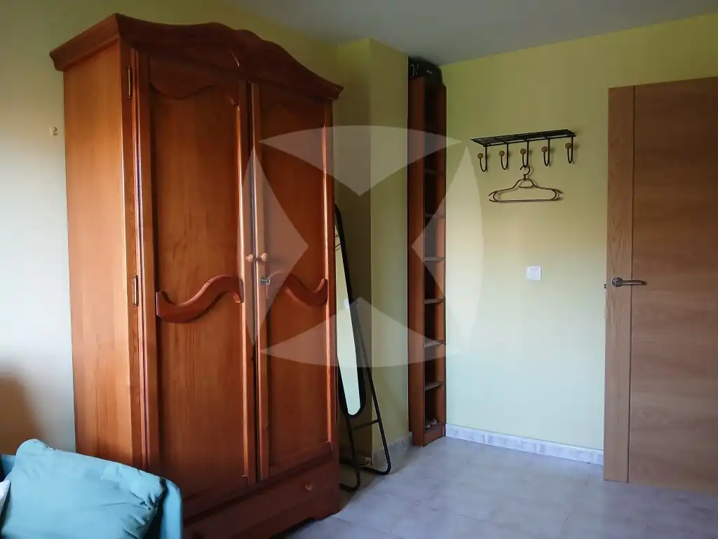 Dormitori de Pis en venda en Cáceres amb Aire condicionat i Moblat