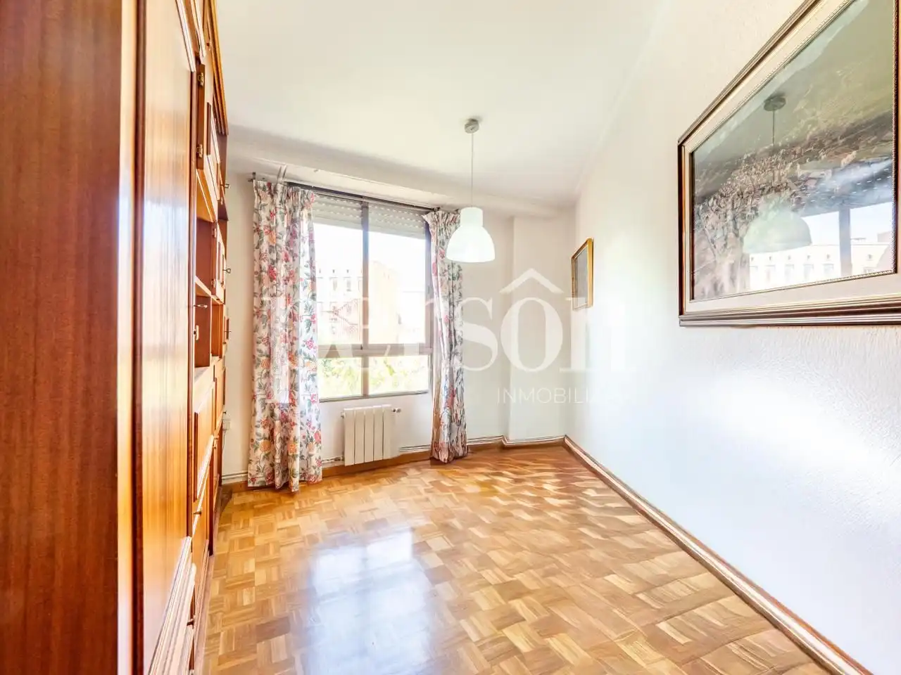 Bedroom of Flat for sale in Valencia  with Air Conditioner, Heating and Balcony