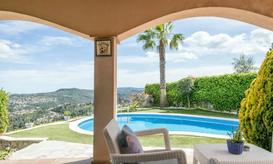 Haus mit Terrasse zum Verkauf in Corbera de Llobregat, imagen 2