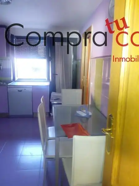 Cuina de Casa o xalet en venda en Palazuelos de Eresma amb Calefacció, Jardí privat i Parquet