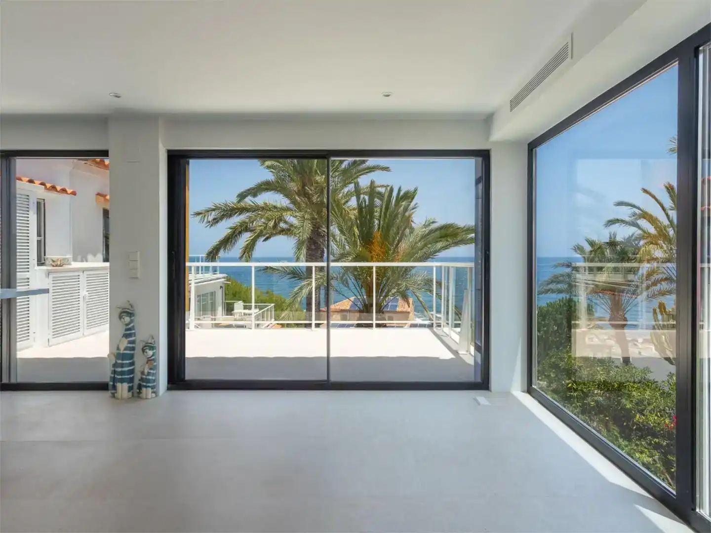 Terrace of Flat for rent in Dénia  with Air Conditioner, Private garden and Storage room