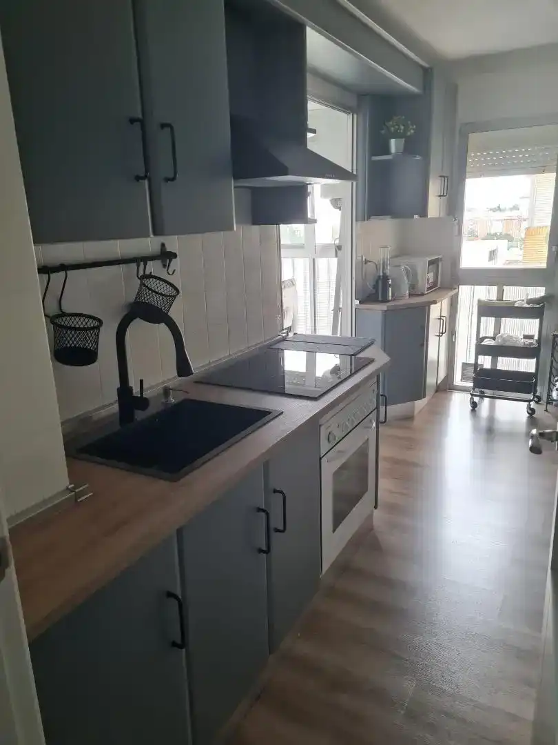 Kitchen of Flat for rent in  Sevilla Capital  with Air Conditioner and Balcony