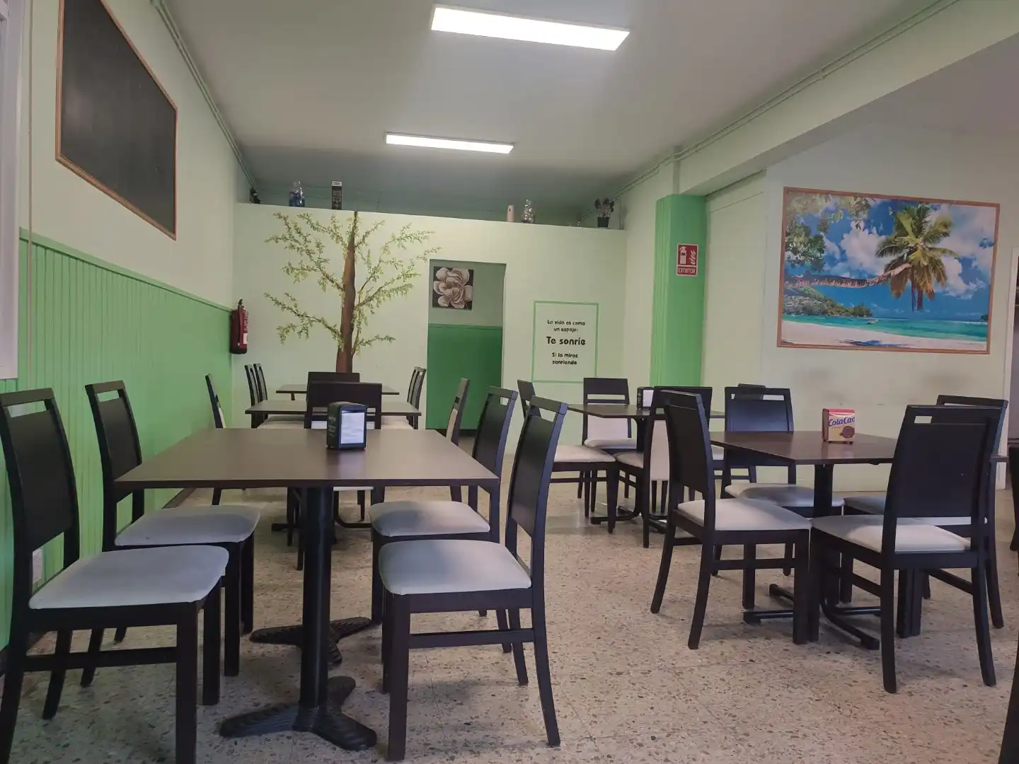 Local de alquiler en Vigo  con Terraza y Amueblado