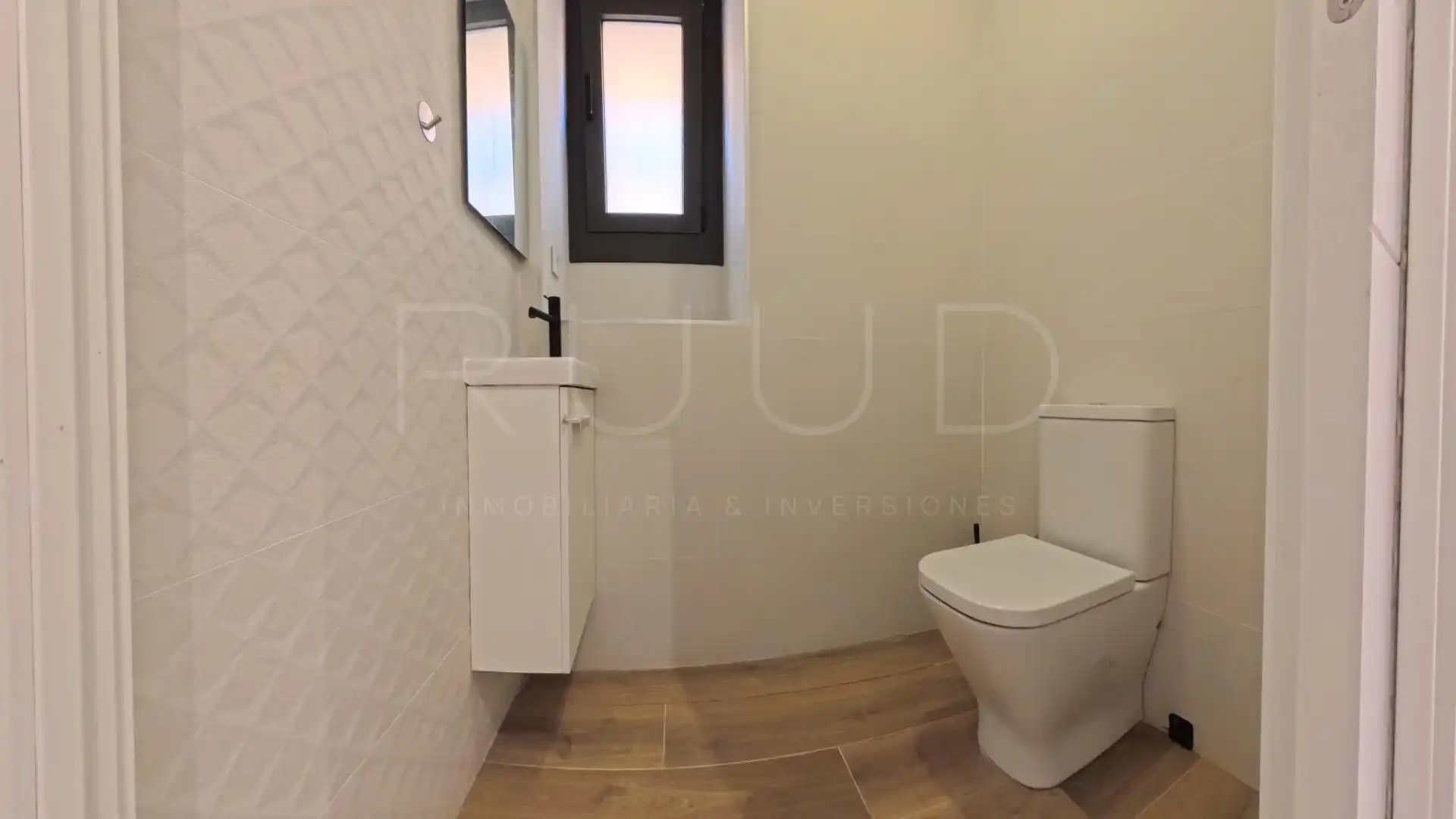 Badezimmer von Wohnung zur Miete in Centre Vila 