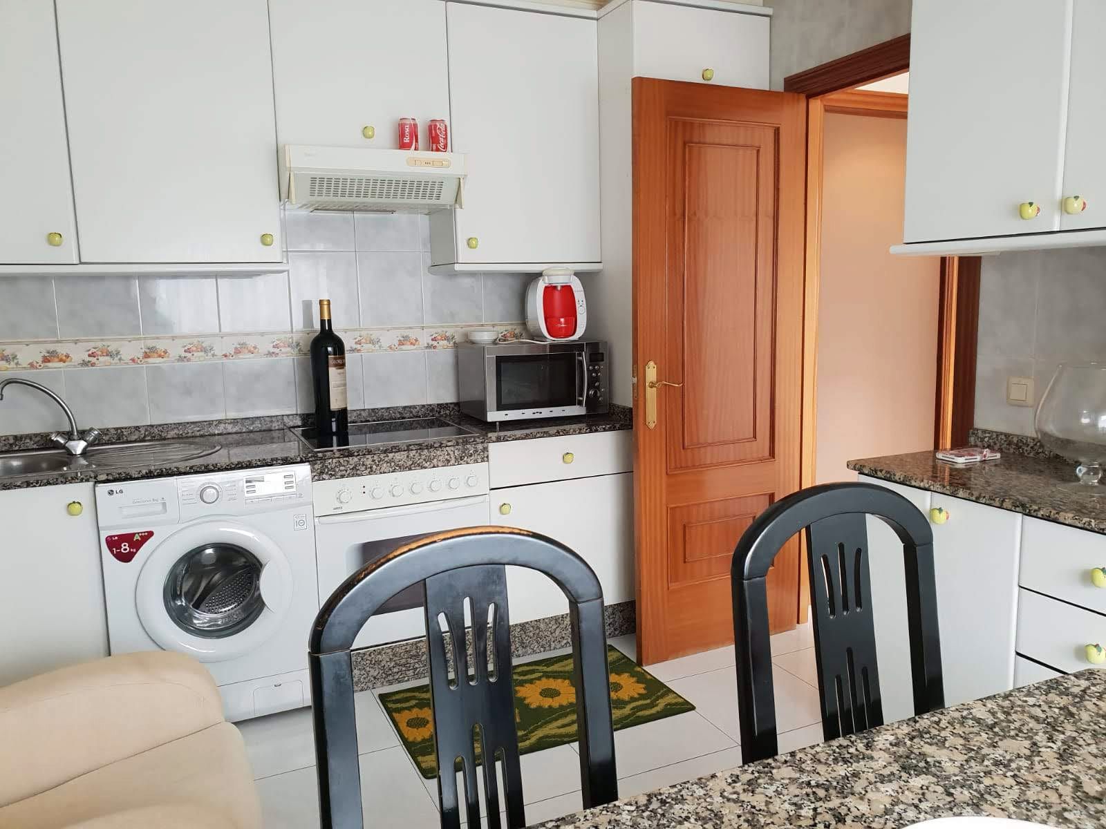 Cuina de Dúplex en venda en Pontedeume amb Calefacció, Parquet i Traster