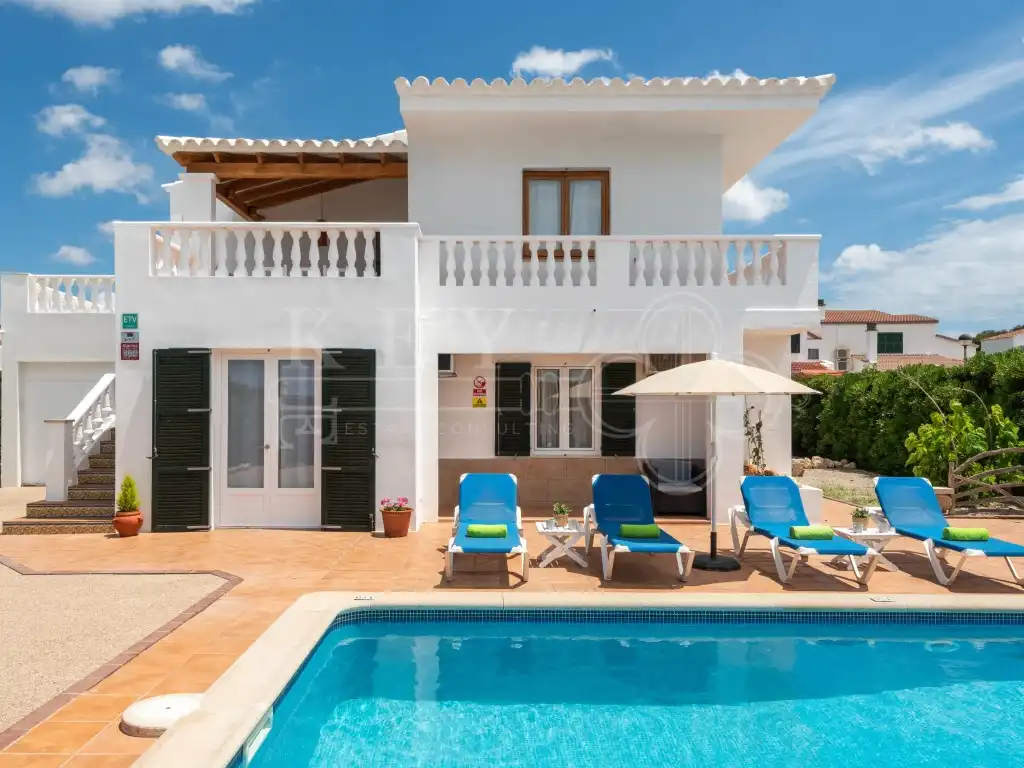 Casa con terraza en venta en Cala Blanca, imagen 4