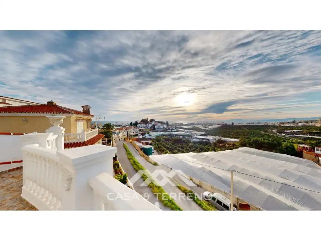 Vista exterior de Casa o chalet en venta en Torrox con Aire acondicionado, Terraza y Piscina