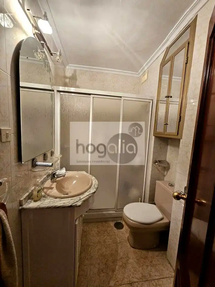 Baño de Piso de alquiler en Sevilla con Aire acondicionado y Amueblado