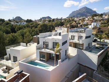 Villa avec balcon à vendre à Coloma