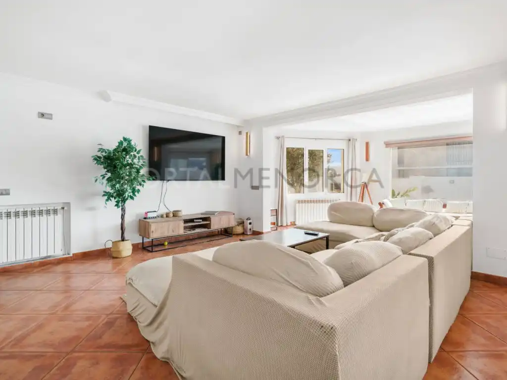 Sala d'estar de Casa o xalet en venda en Ciutadella de Menorca amb Piscina