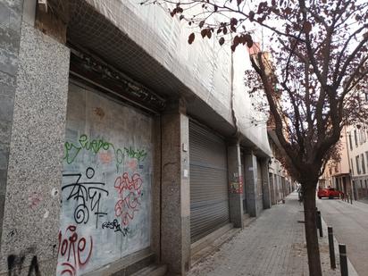 Vista exterior de Edifici en venda en L'Hospitalet de Llobregat