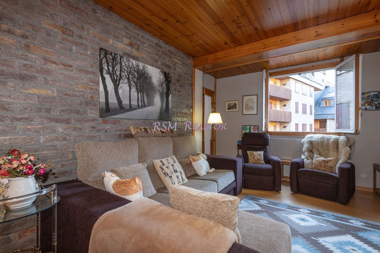 Living room of Apartment for sale in Vielha e Mijaran  with Heating, Private garden and Parquet flooring