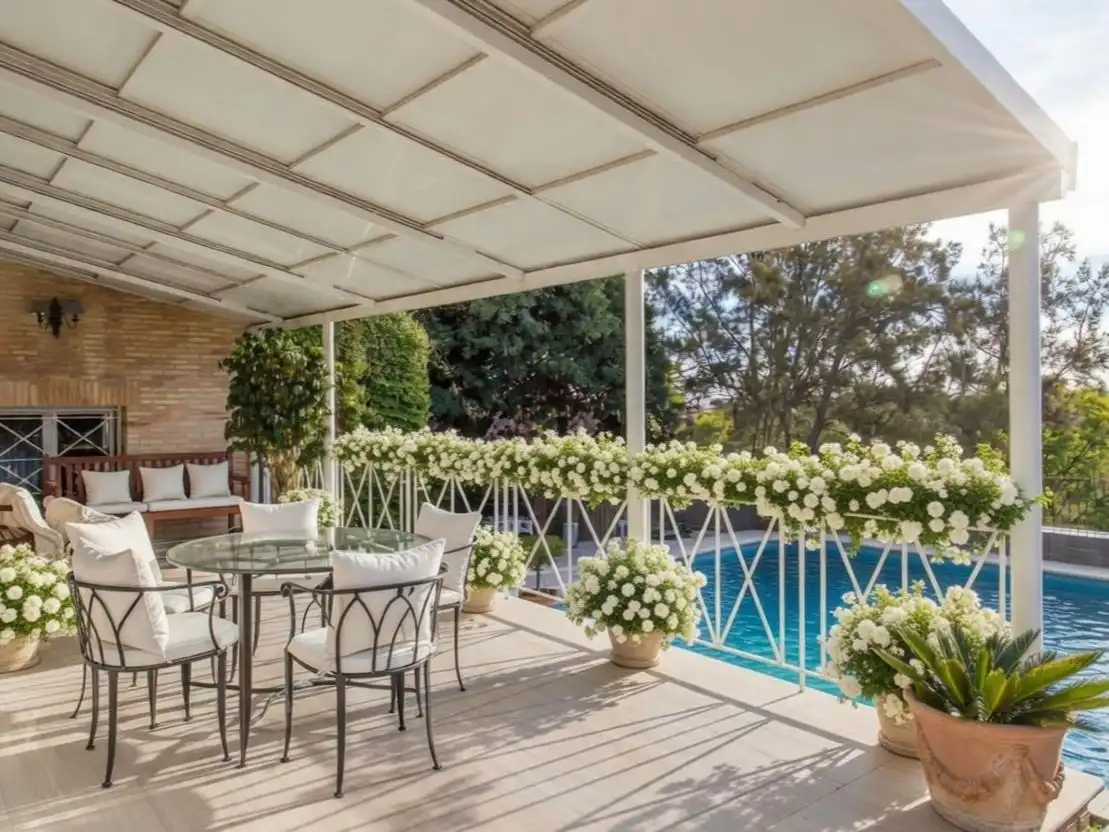 Chalet con piscina en venta en MANUEL OLIAG 6, imagen 8
