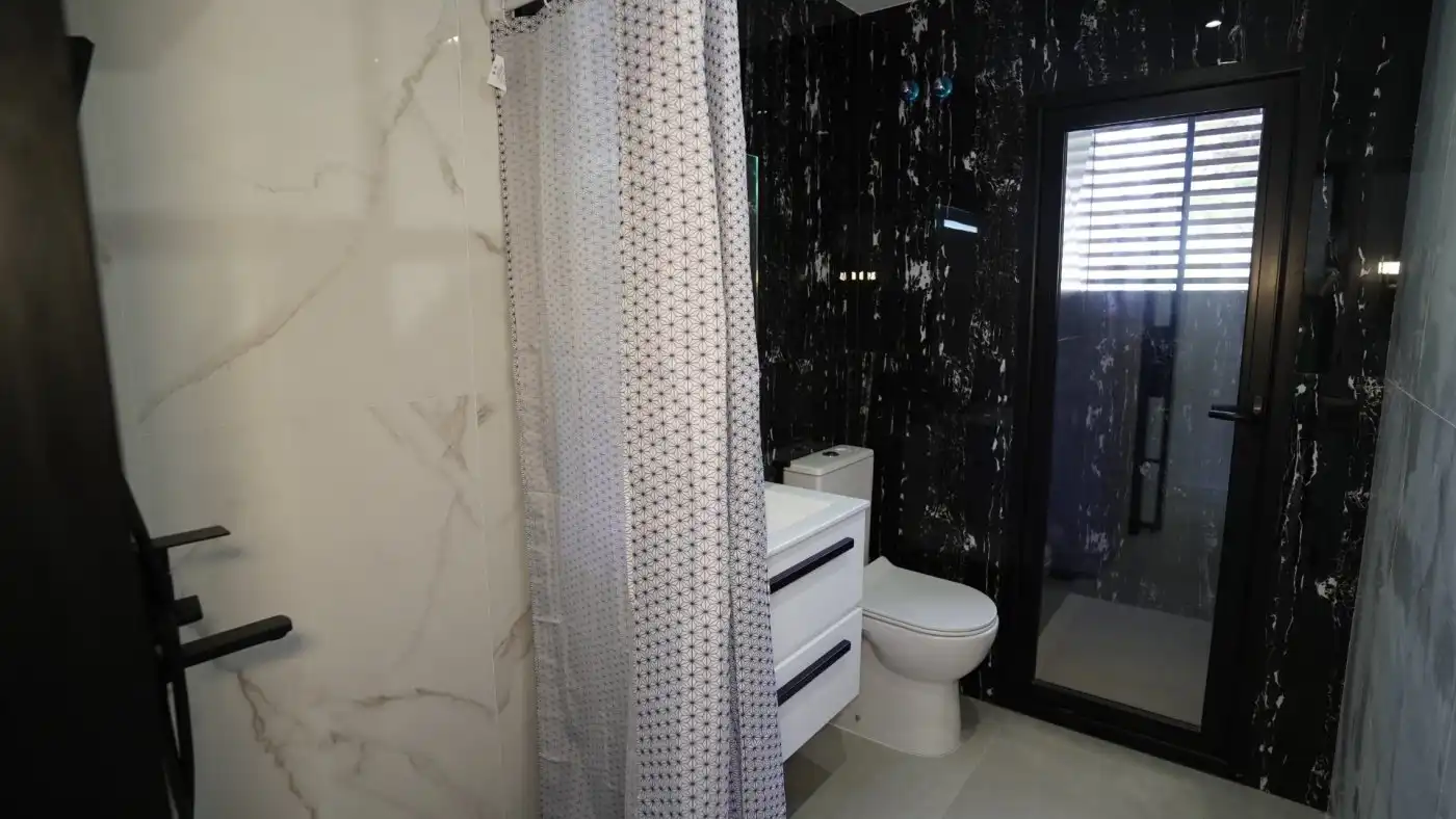 Badezimmer von Loft zur Miete in Alicante / Alacant mit Klimaanlage, Heizung und Terrasse