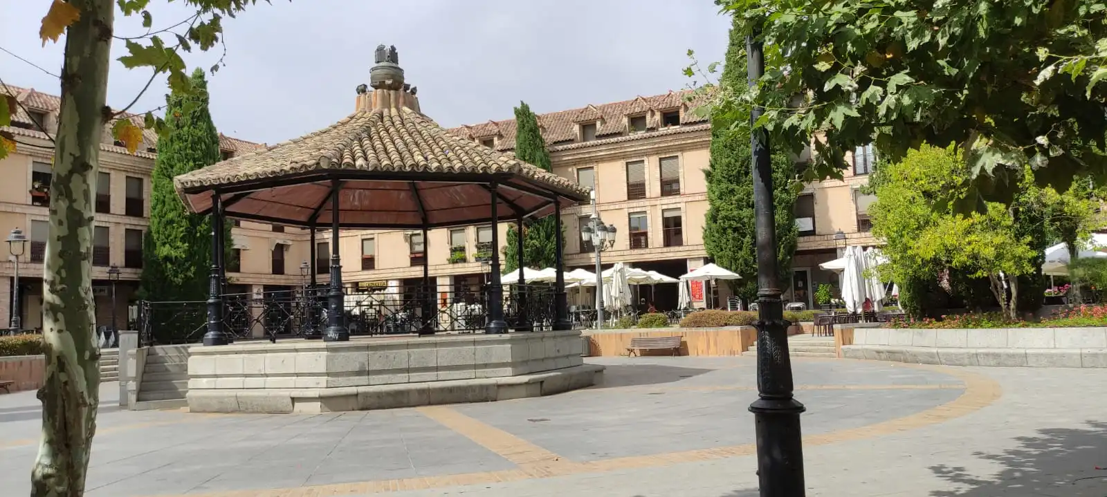 Vista exterior de Estudio en venta en Rozas Centro