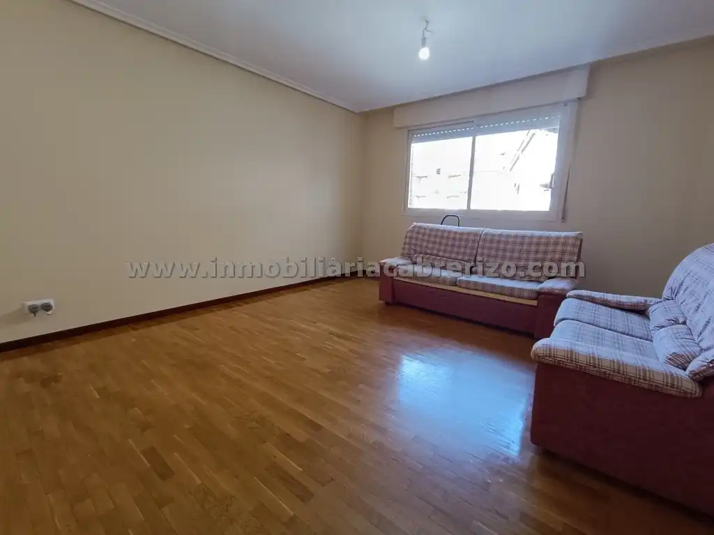 Sala de estar de Apartamento en venta en Lardero con Calefacción, Parquet y Terraza