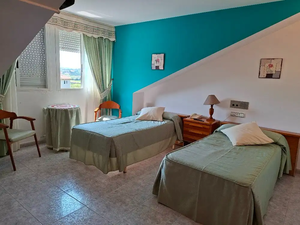 Schlafzimmer von Gebäude zur Miete in Cambados mit Alarm