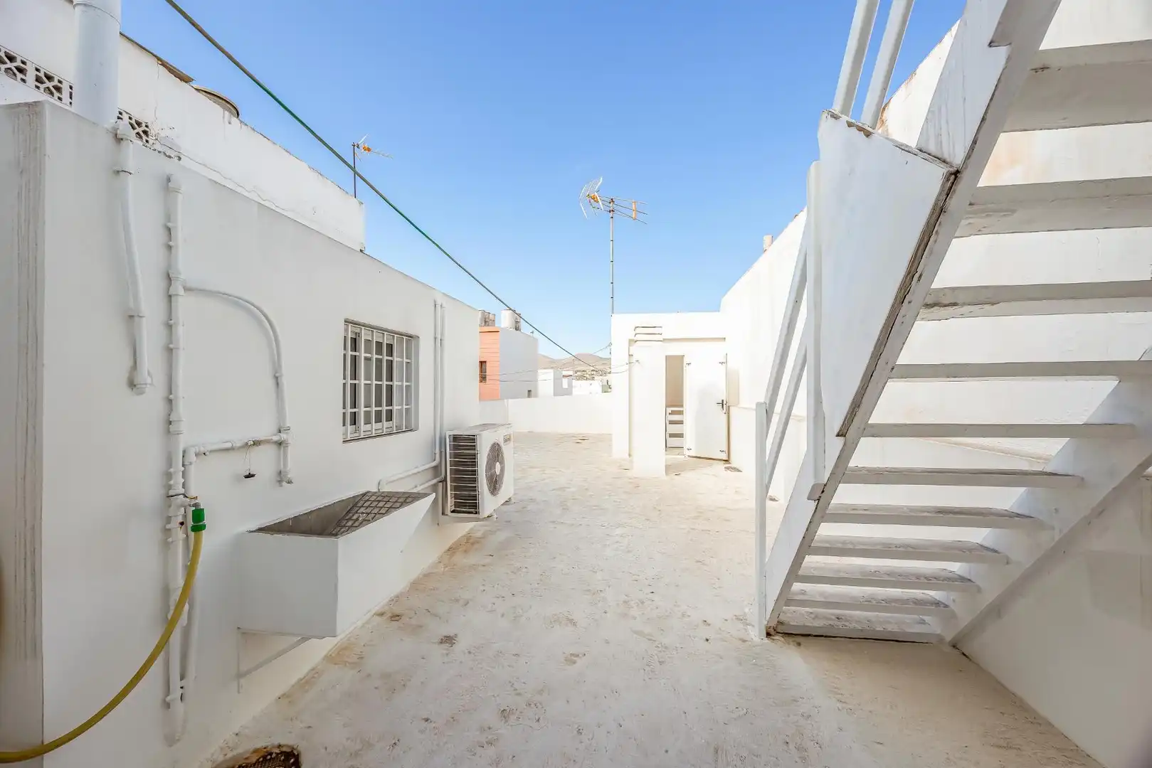 Vista exterior de Casa o chalet en venta en Telde con Alarma