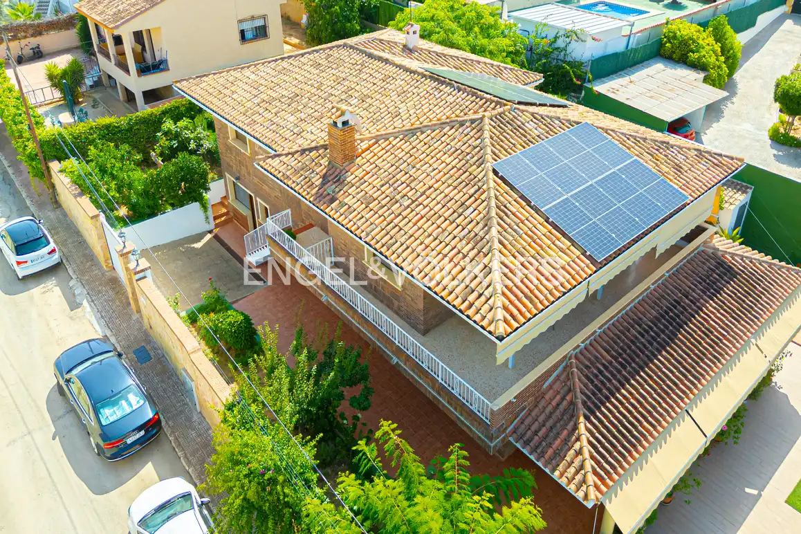 Vista exterior de Casa o chalet en venta en Benidorm con Aire acondicionado, Jardín privado y Piscina