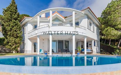 Vista exterior de Casa o xalet en venda en Lloret de Mar amb Aire condicionat, Terrassa i Piscina