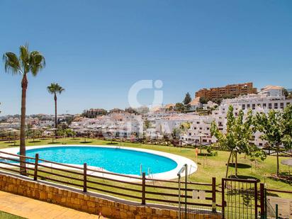 Vista exterior de Planta baixa en venda en Estepona amb Aire condicionat, Terrassa i Traster
