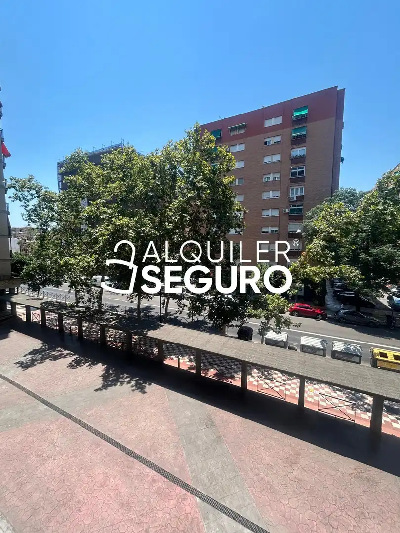 Vista exterior de Pis de lloguer en Granada amb Aire condicionat i Calefacció