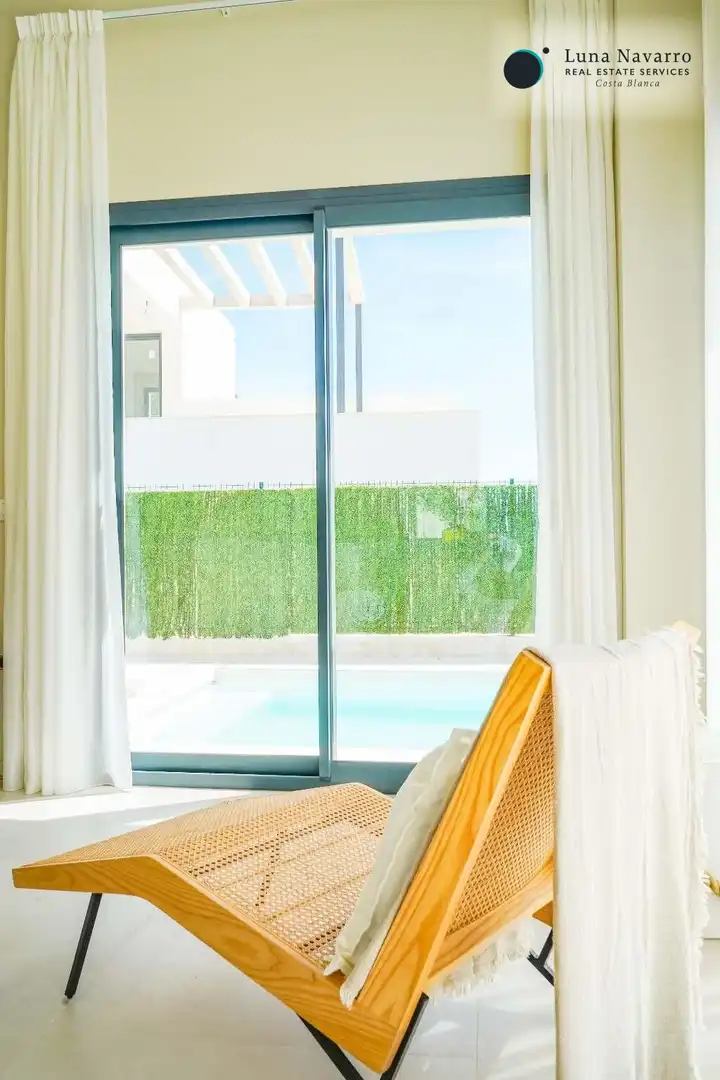 Houses for sale in Carrer Praga, Golf Bahía