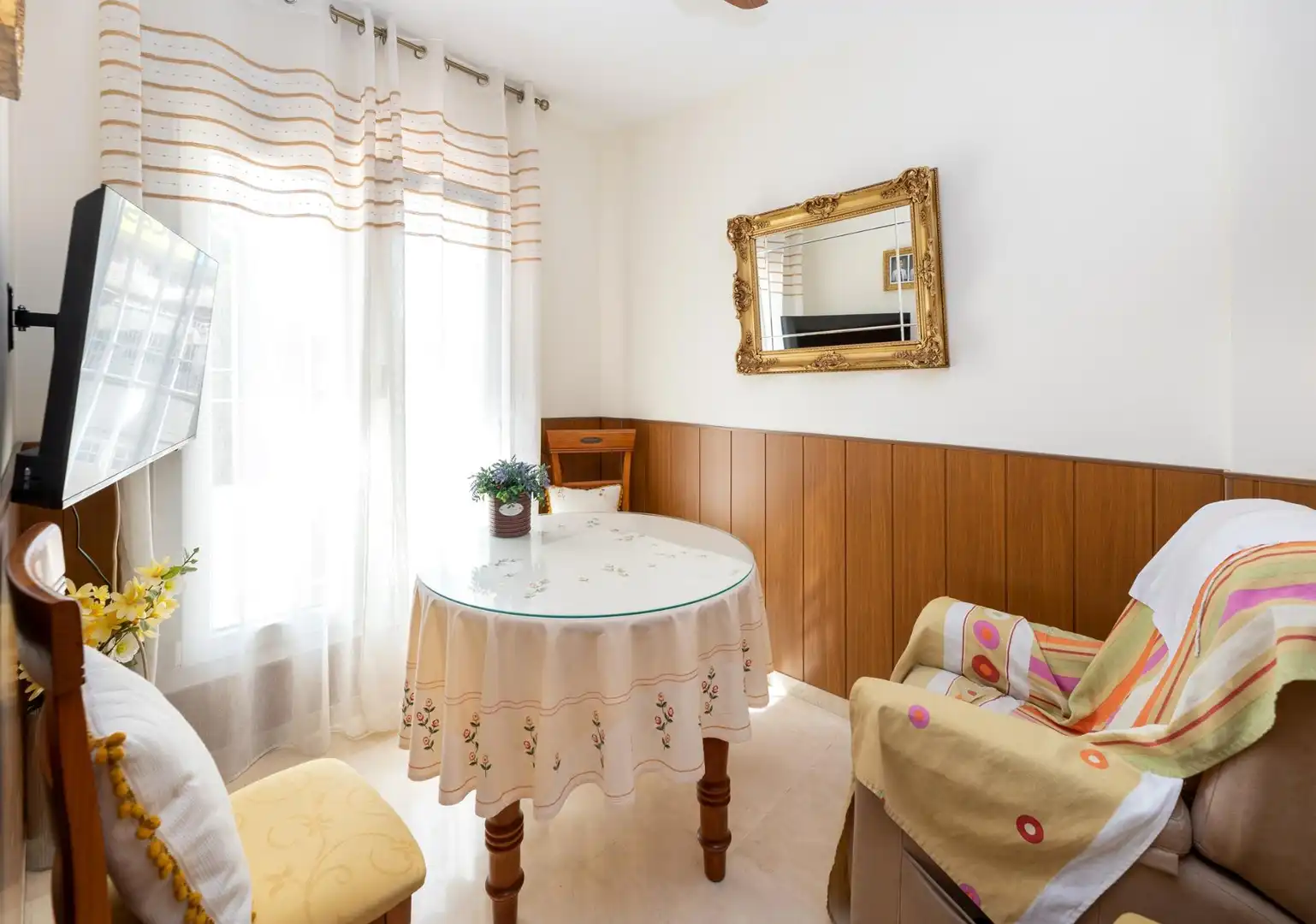 Habitación de Casa adosada en venta en Granada con Calefacción