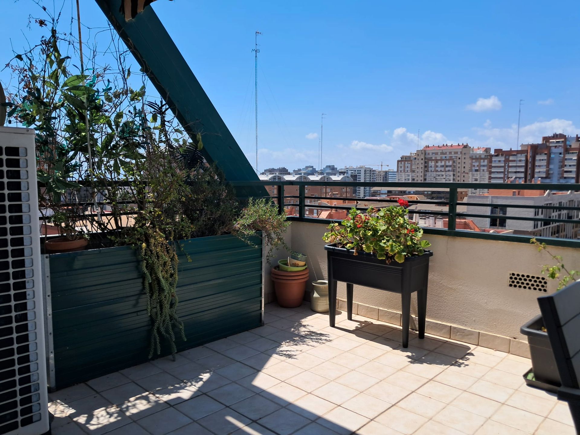 Terraza de Piso en venta en  Valencia Capital con Aire acondicionado y Calefacción