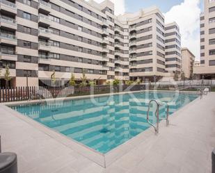 Piscina de Apartament de lloguer en  Madrid Capital amb Aire condicionat, Calefacció i Terrassa