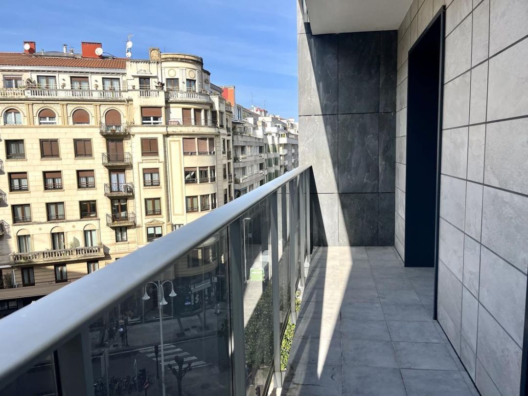 Terrassa de Pis en venda en Donostia - San Sebastián  amb Calefacció, Terrassa i Balcó